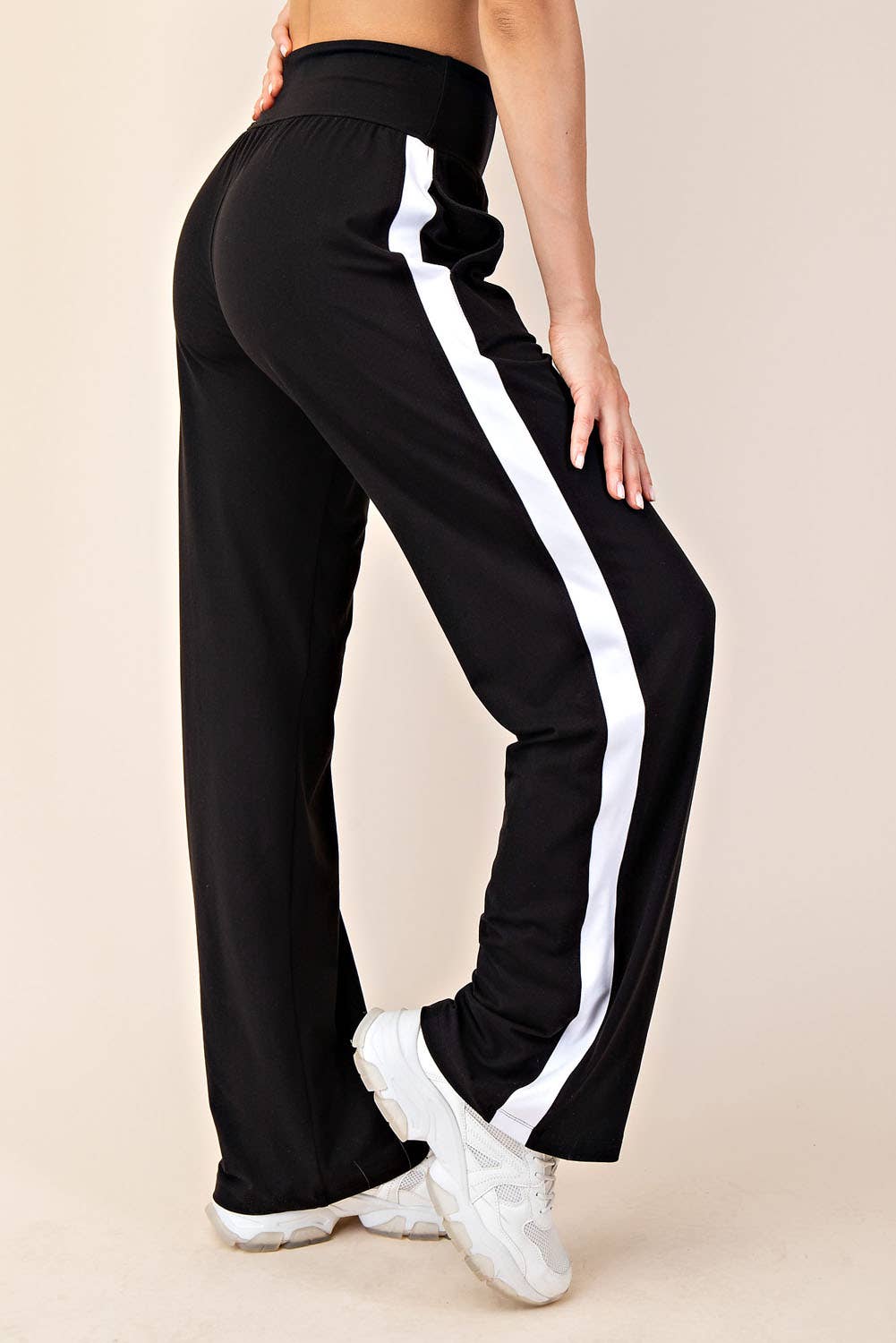 BUTTER SOFT CONTRAST RACERBACK TOP