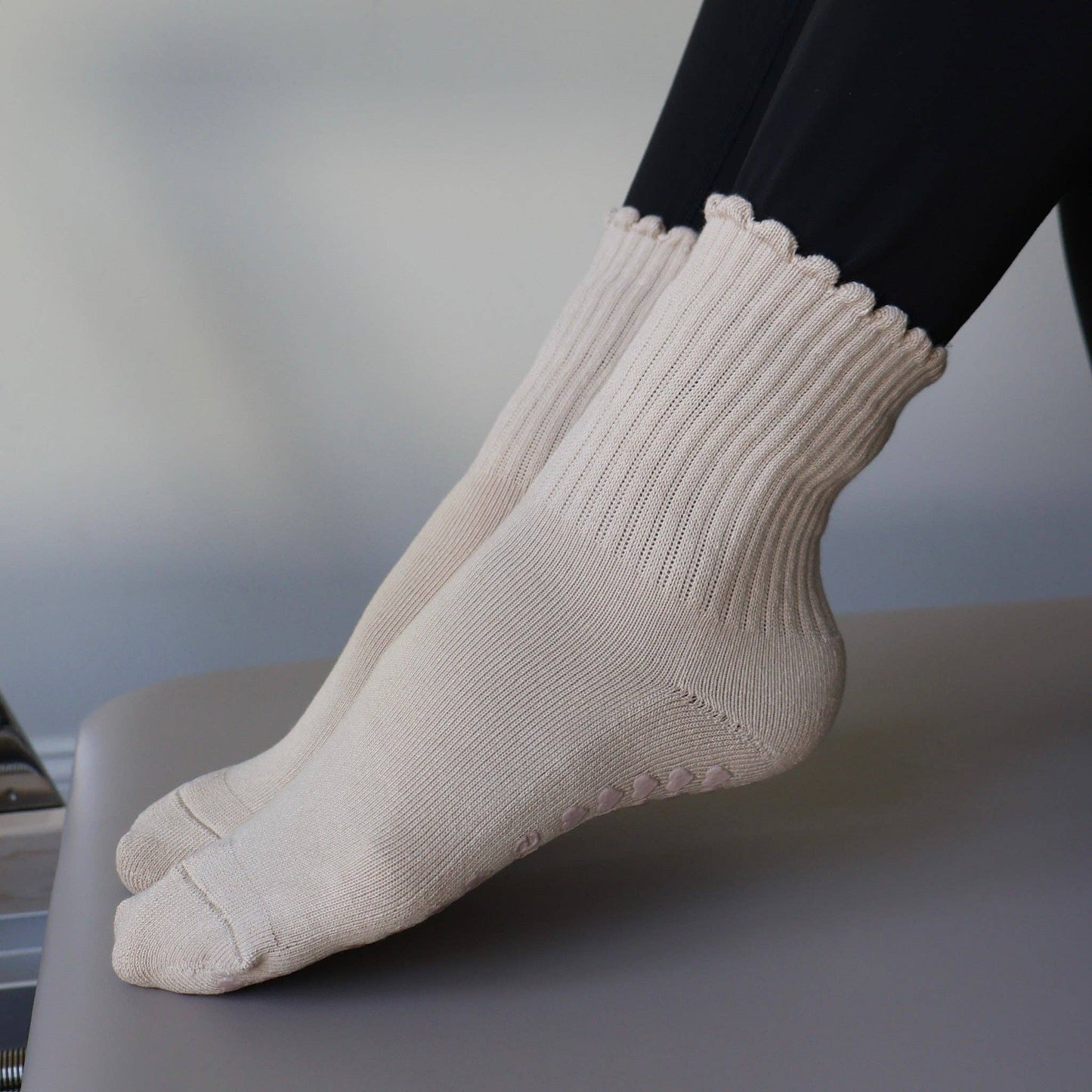 PILA Plain Best Cream Grip Socks