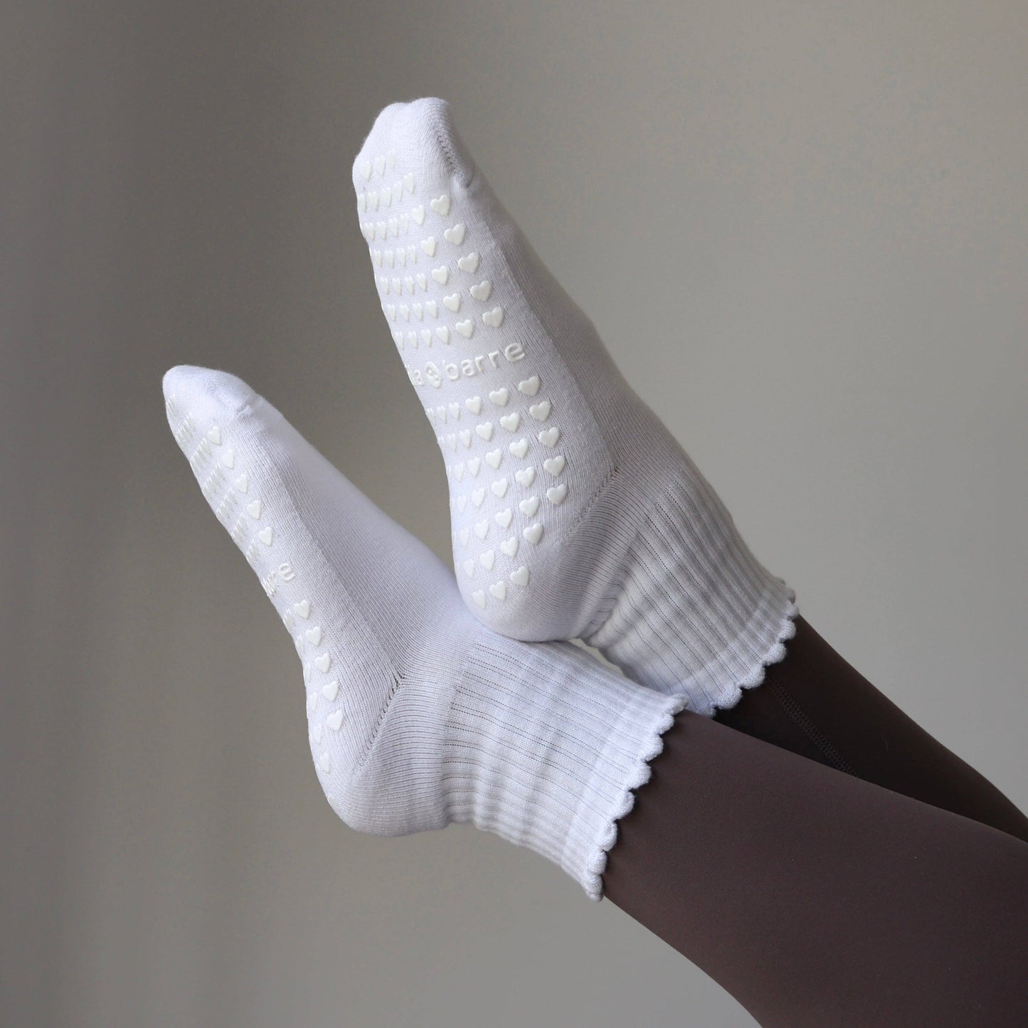 PILA Plain Best Grip Socks - White Ruffle