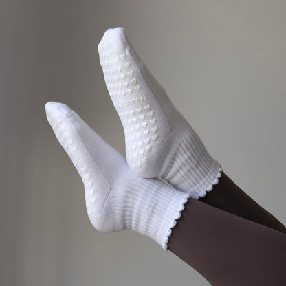 PILA Plain Best Grip Socks - White Ruffle
